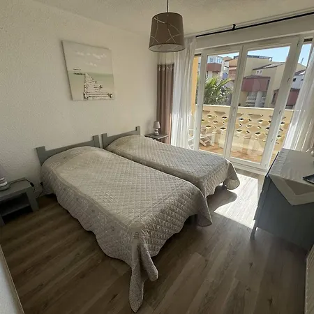 Bel T2 Au Cap D'agde Avec Terrasse, Parking, Proche - Fr-1-749-31 *